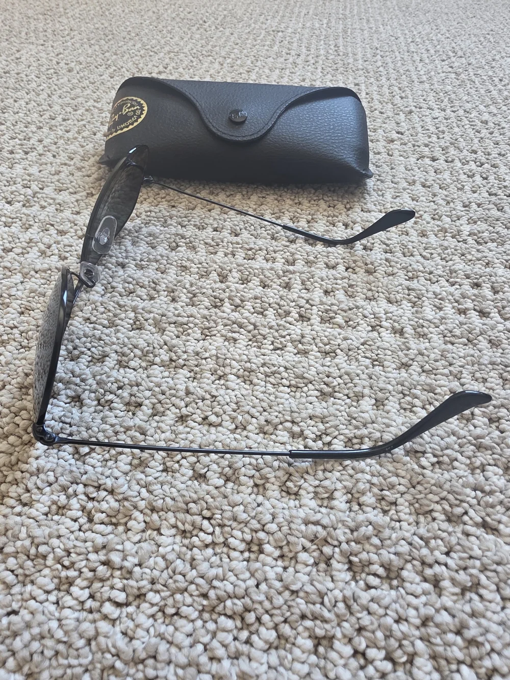 Ray-Ban Black POLARIZED Aviator Max Sunglasses with Matching Case